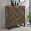 Armoire compacte à 4 tablettes en chêne rustique compact avec carré en bronze industriel, quatre intérieurs pour une organisation soignée dans les salons Finition décorative autoportante, deux entrées de rangement à portes à chevrons