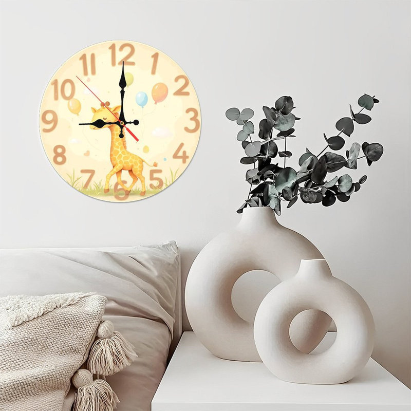 Jolie horloge girafe, dessin de ballons