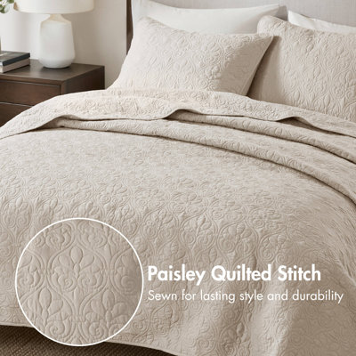 Quebec Reversible Quilt Set