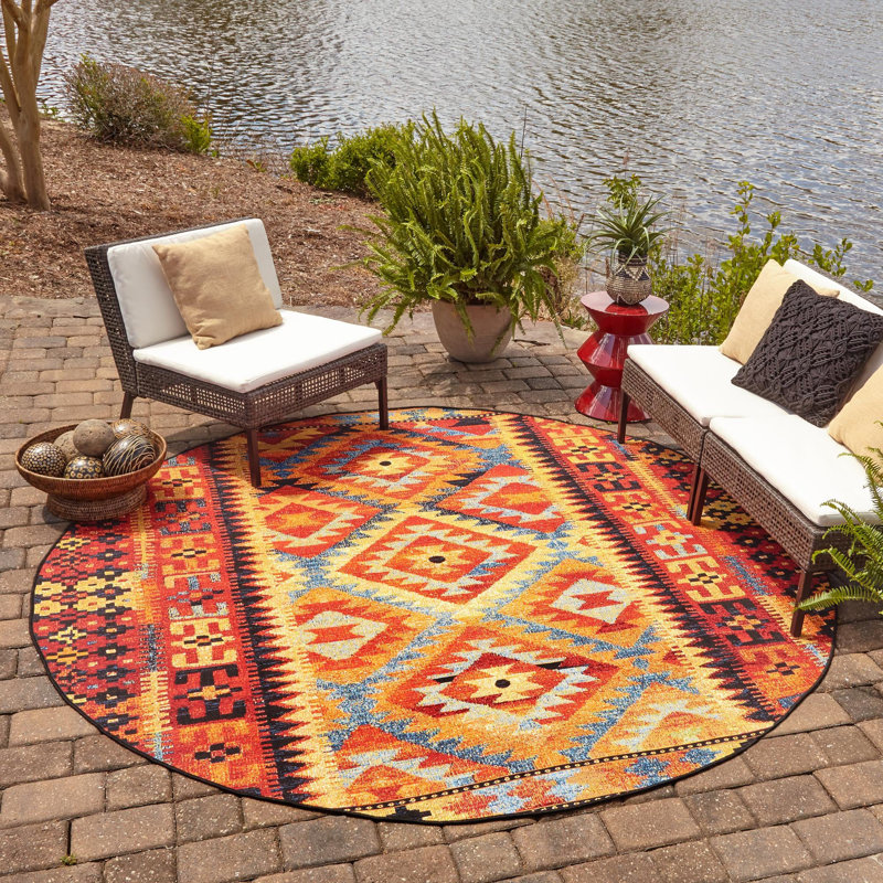 Lidio Washable Geometric Indoor / Outdoor Rug, Round 7'10"