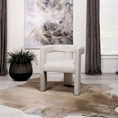 Chaise d'appoint blanche, design minimaliste moderne, revêtement Boucl, dossier ouvert arrondi, siège confortable, support à trois pieds, pour salle à manger, chaise contemporaine de 26 pouces de largeur avec siège monochrome