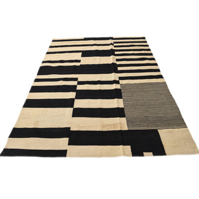 Tapis noir et blanc 5 x 8