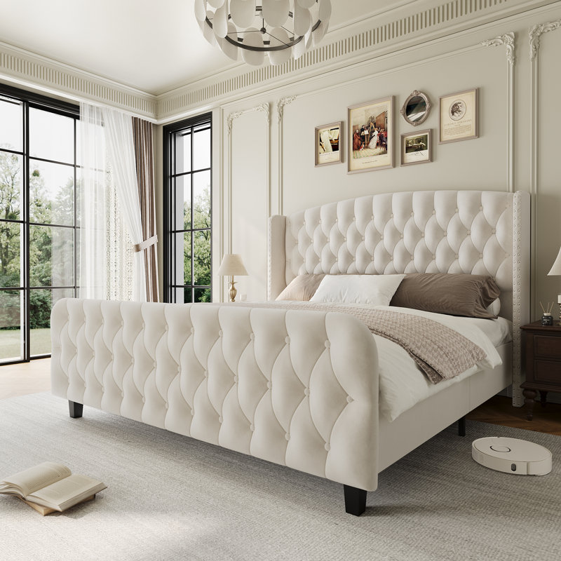 Structure de lit tapissier très grand en velours, tête de lit et pied de lit à oreilles de 51 po de hauteur avec capitonnage à boutons profonds, support en lattes de bois pouvant supporter 1000 lb, aucun sommier requis, assemblage facile, beige
