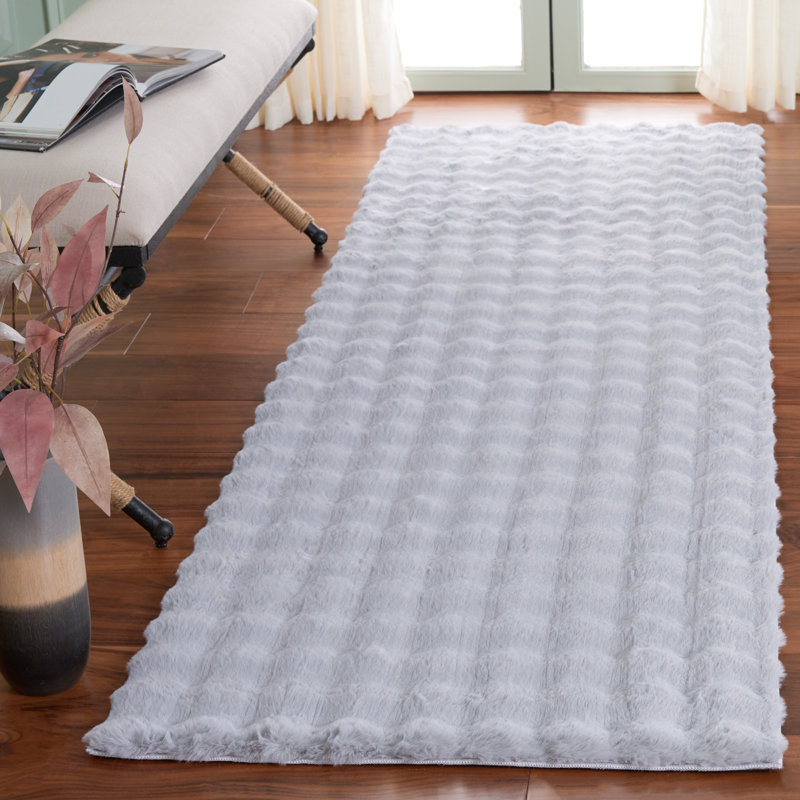 Faux Rabbit Bubble 100 Performance Machine Washable No Pattern Rug, Runner 2'6" x 8'