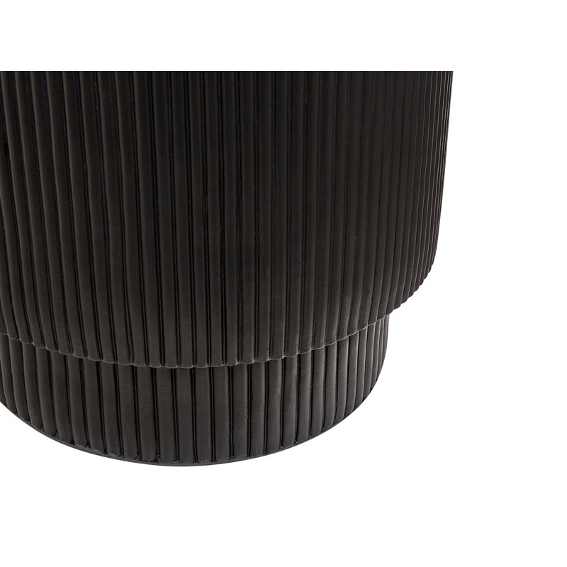 Allicyn End Table, Black