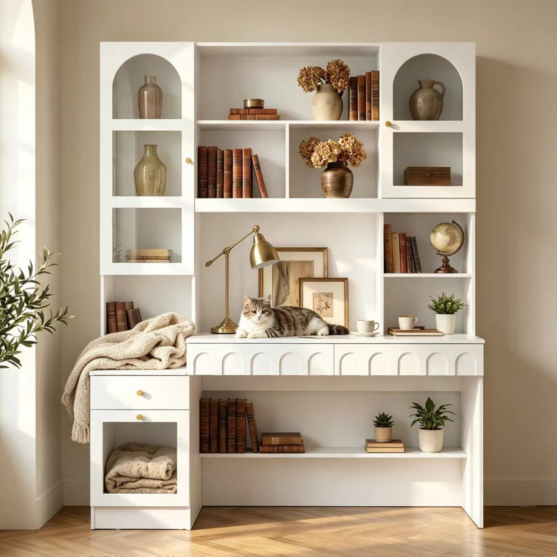 Bureau blanc spacieux avec huche, portes en verre trempé et compartiments de rangement multiples