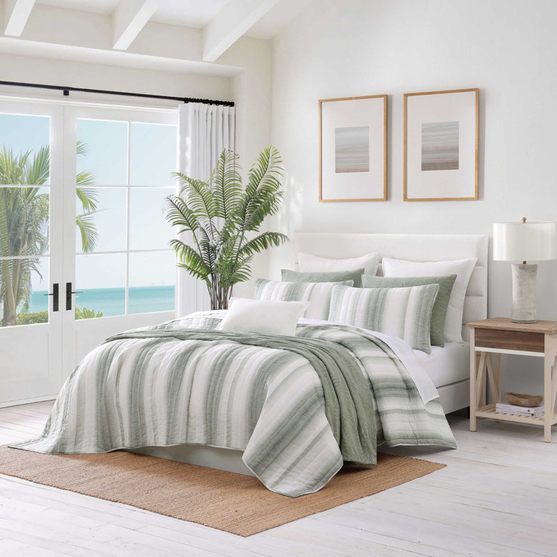 Quilt, Queen Quilt + 2 Standard Shams, Green Striped