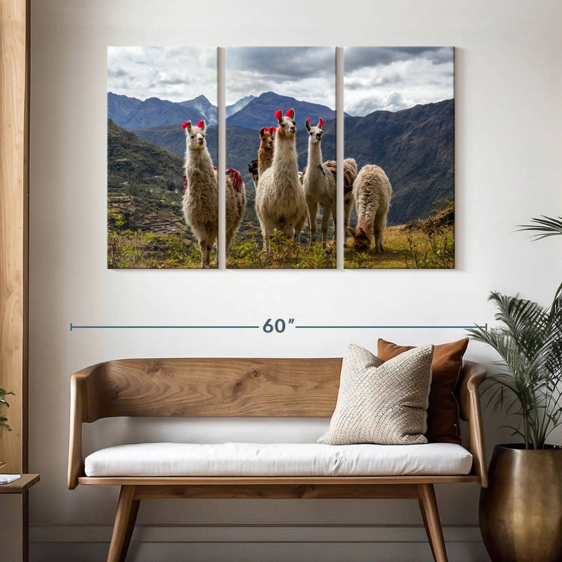 Lares Llamas, 32" H x 50" W