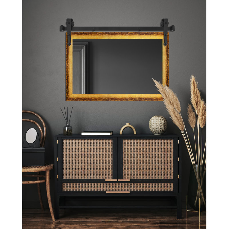 Miroir rustique moderne avec rail de porte de grange en acier, Doré et bronze, 33 po x 48 po