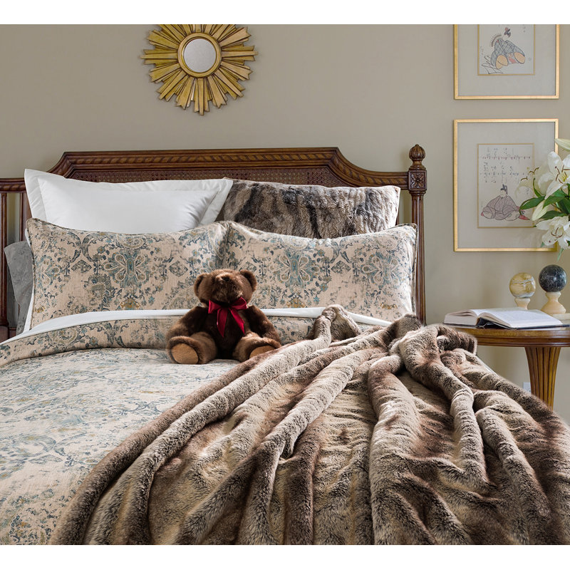 Danyell Heated Throw Blanket