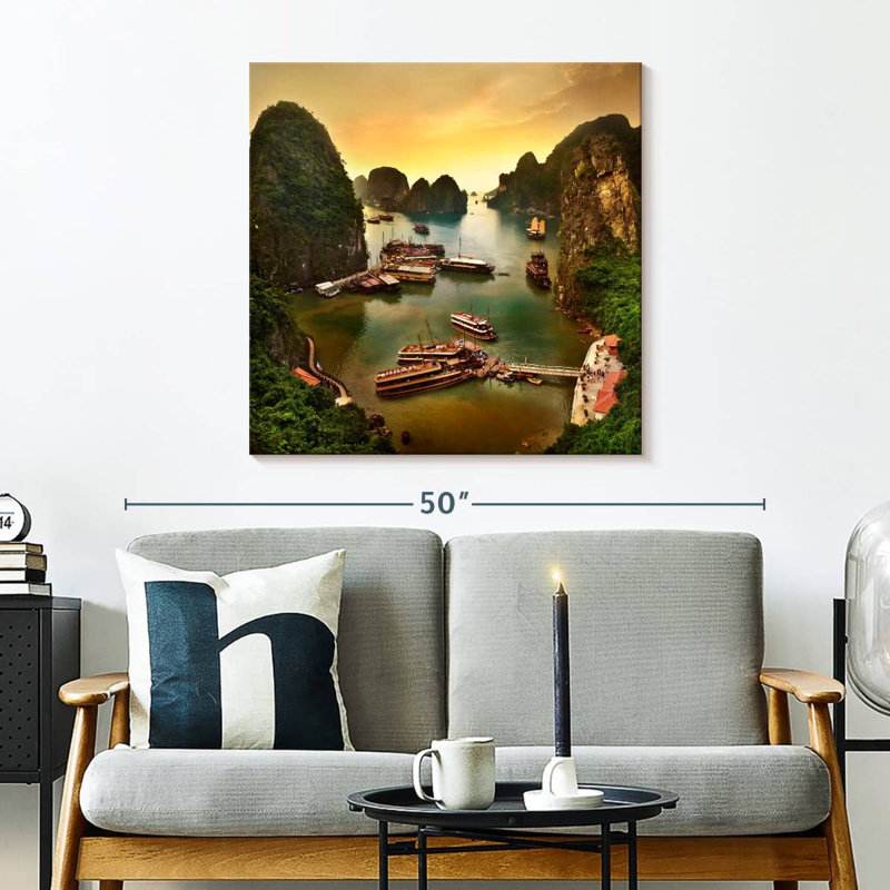 Gillard Ha Long Bay Seascape, H 30 po x l 30 po