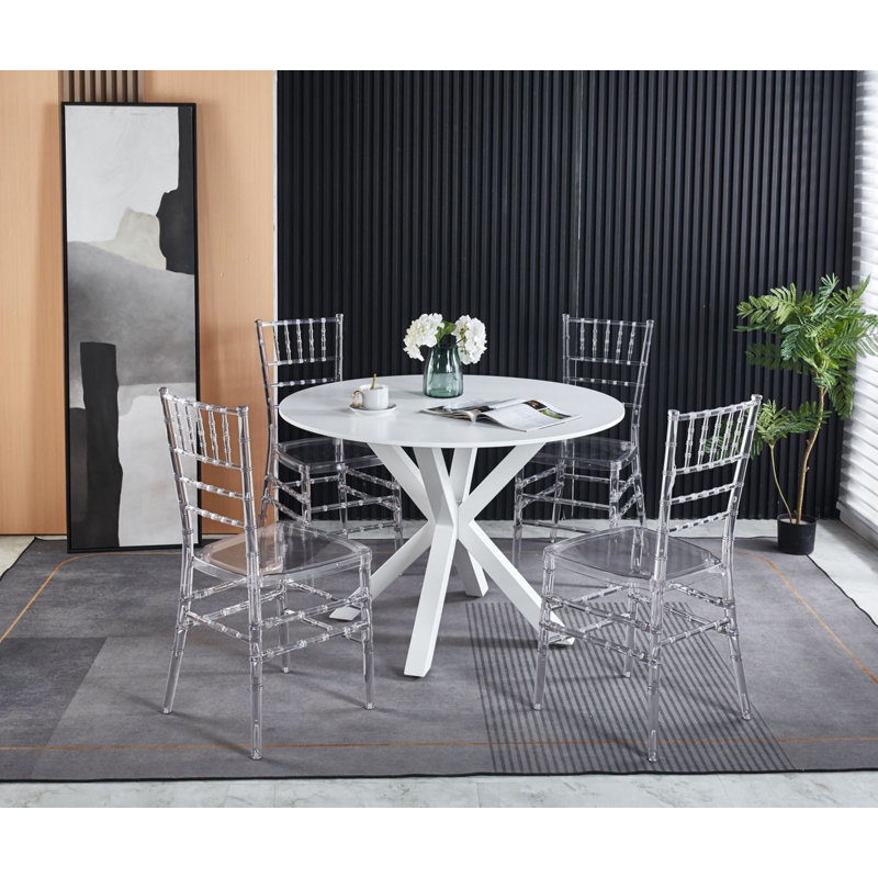 Élégantes chaises de salle à manger en plastique, ensemble de 4, assemblage facile et capacité de charge élevée pour une assise confortable