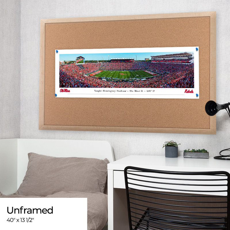 Impression panoramique Ole Miss Football, Sans cadre, H 13,5 po x l 40 po x P 0,375 po