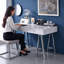 Bureau contemporain blanc laqué brillant avec prise Enchantement et