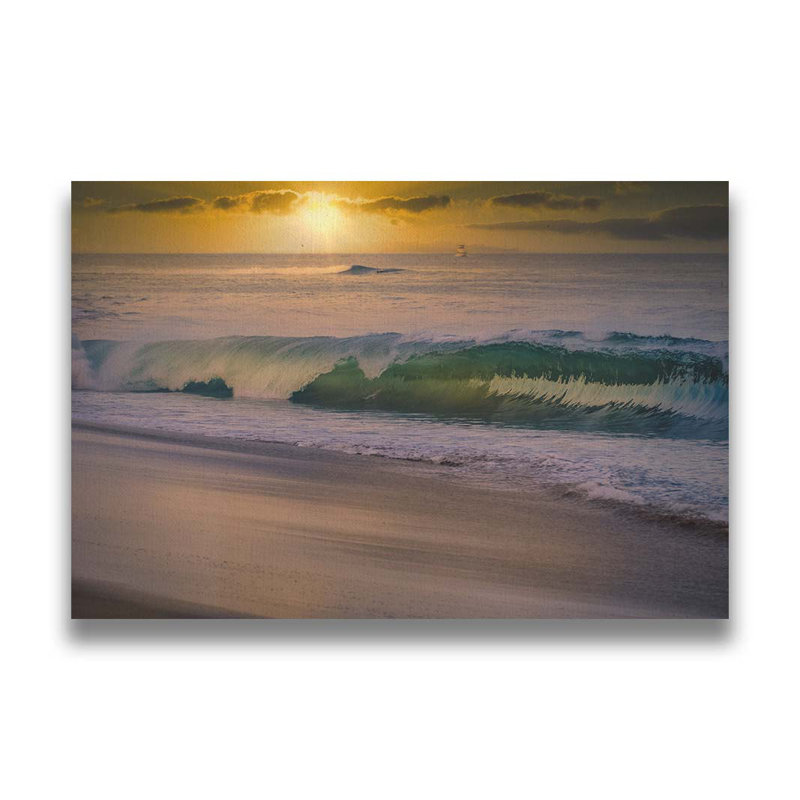 Maui Wave Sunset par Kelly Wade. Estampe numérique, H 30 po x l 45 po, Toile tendue, Ne s’applique pas