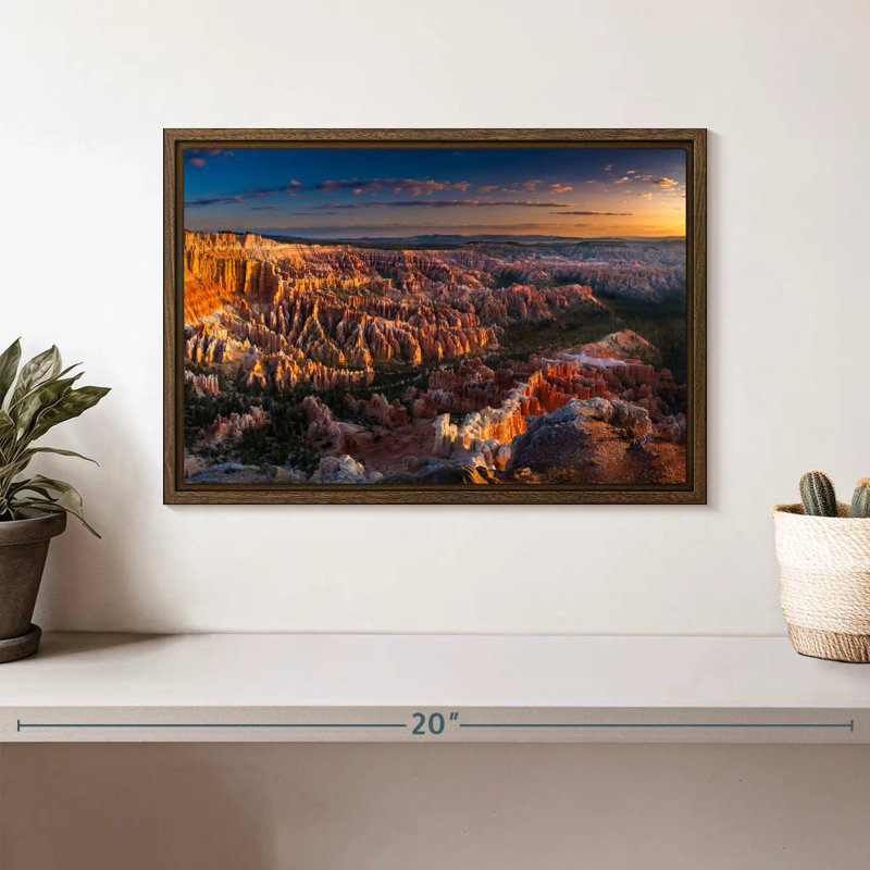 Bryce Canyon At Dawn, 13 po x 9 po, Cadre flottant noyer