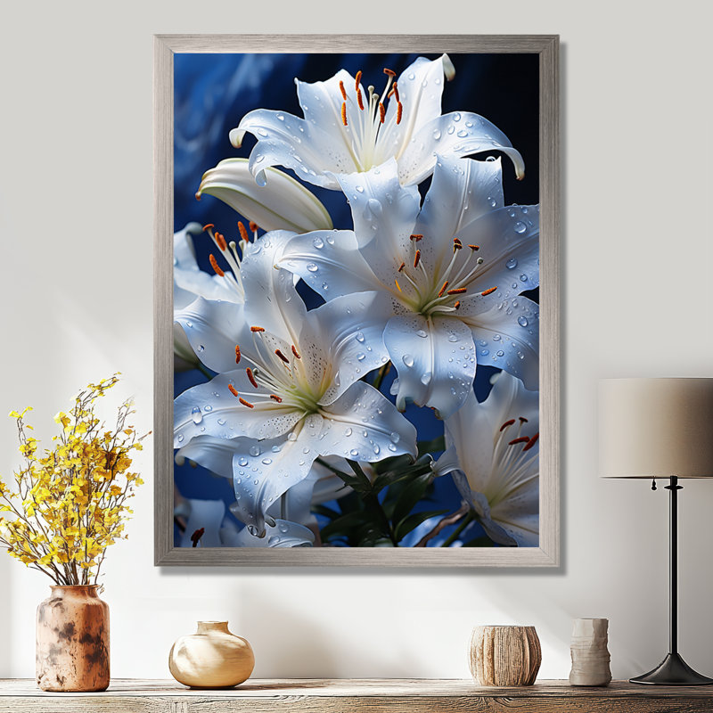 Fleurs sérénité en blanc - Impression sur toile, H 44 po x l 34 po x P 1,5 po, Cadre flottant noir