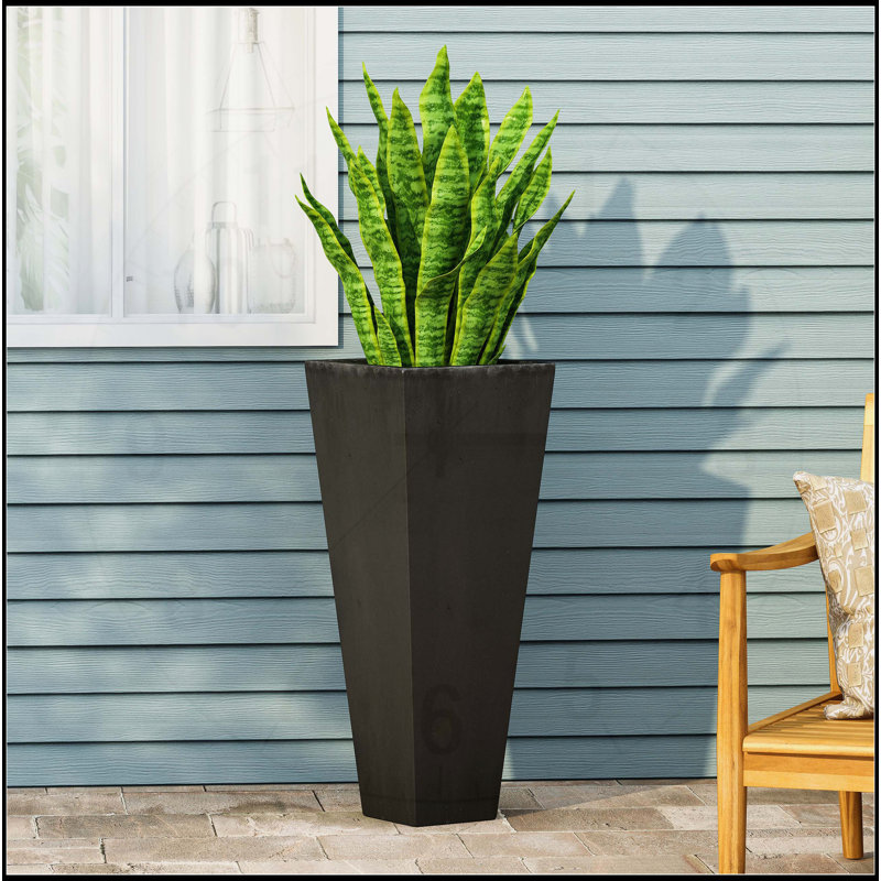 Jardinière d'extérieur moderne en pierre MGO, H 32,5 po x l 13 po x P 13 po, Noir