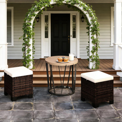 Beige de 2 pour la piscine, comme repose-pieds confortables, tables d'appoint ou de table d'appoint, conception en plastique résistante aux intempéries, coussins moelleux avec boutons en corne, structure en acier thermolaqué, base surélevée, hauteur de 18,1 po, assemblage