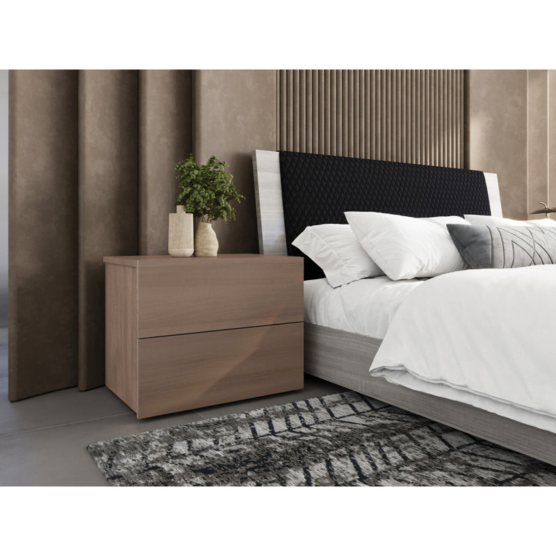 Giniebra 25'' W Nightstand, Brown