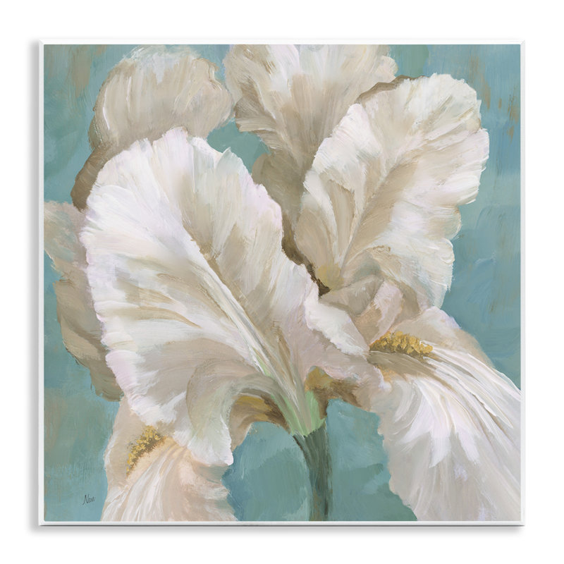 «White Iris Petals» par Nan