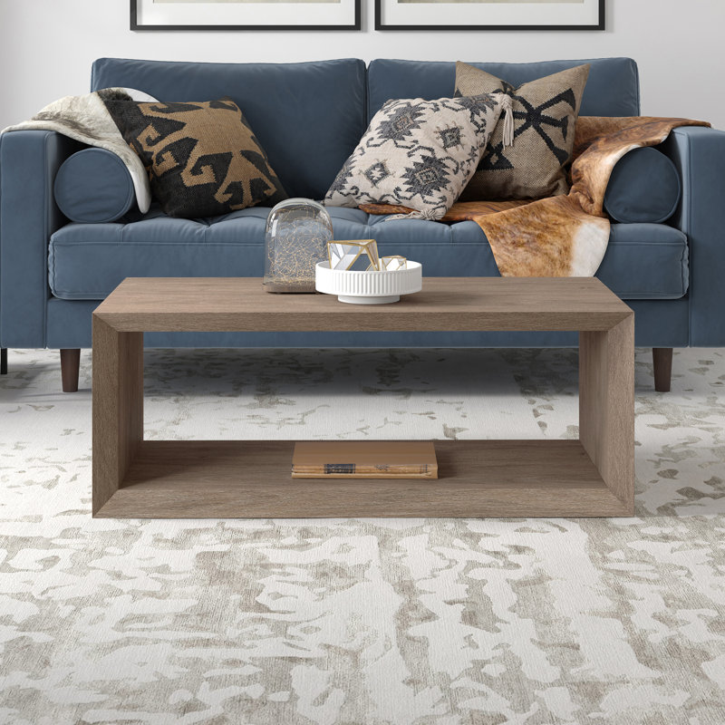 Table basse en simili bois avec tablette Samuelson, H 18 po x L 48 po x l 23,38 po, Chêne gris ancien