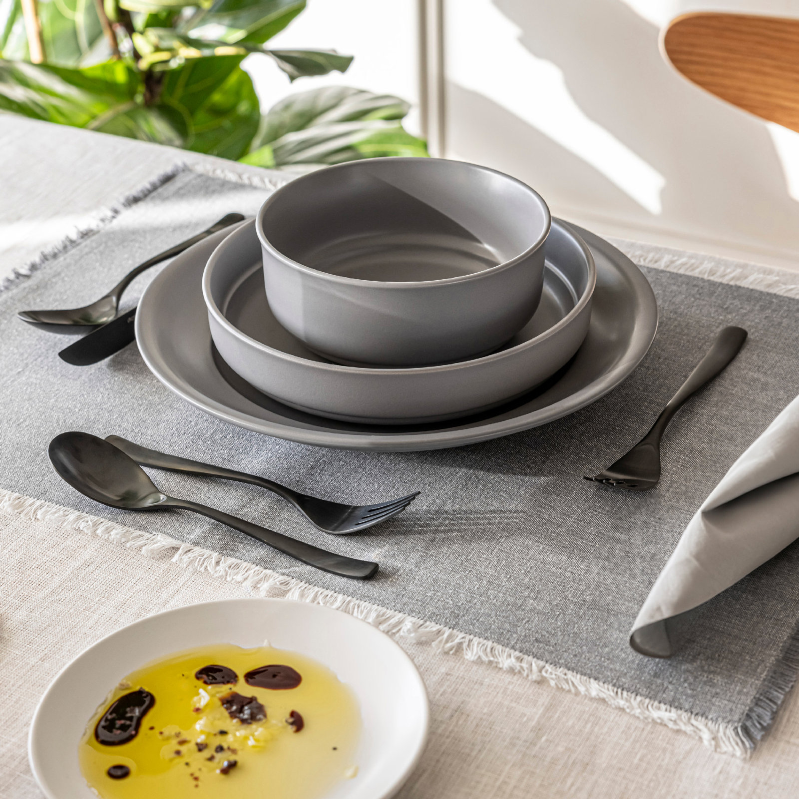 Woven Frayed Chambray Placemat, Gray