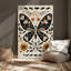 Papillon orné de motifs floraux, design complexe, style art populaire. Art mural encadré en toile - Cadre en bois massif de 24 po x 36 po et 1 po d'épaisseur pour le salon ou la chambre à coucher