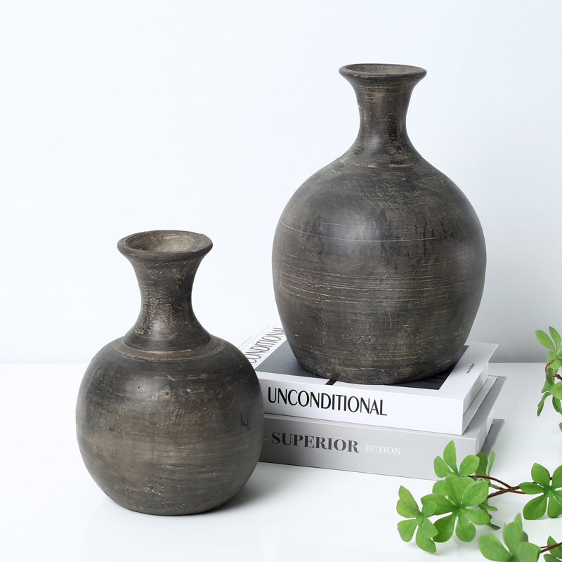 Disario Clay Table Vase, 8.7" H x 5.9" W x 5.9" D