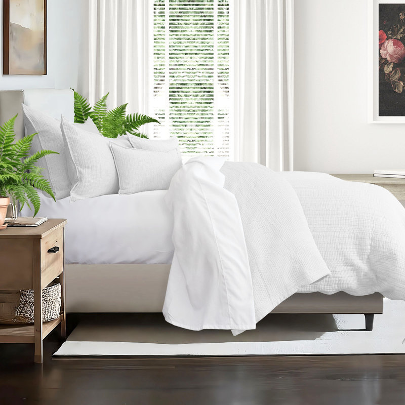 Payton White Cotton Twin Bedding Set with Accent Pillows
