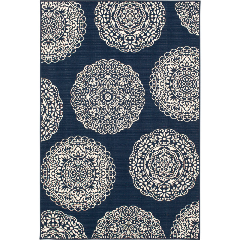 Tapis intérieur / extérieur bleu marine / ivoire Adaia, Rectangle 5 pi x 7 pi 3 po