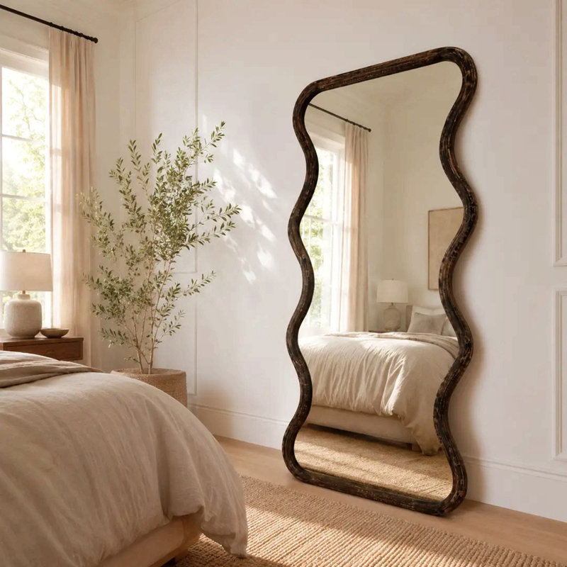 Miroir mural pleine longueur ondulé avec cadre en bois de manguier, 36 po x 72 po