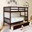 Lit superposé simple au-dessus de simple avec cadre en bois avec 2 tiroirs, échelle et garde-corps-503459383