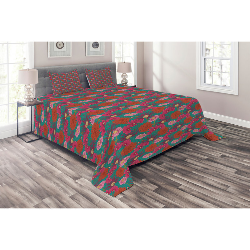 Farmhouse / Country Floral Coverlet