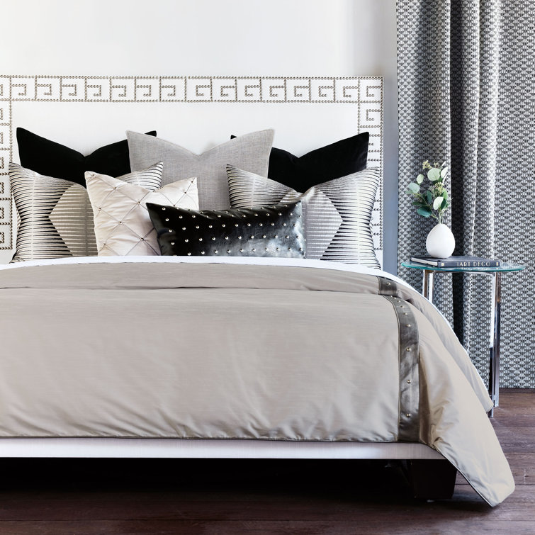 Hendrix Comforter Set