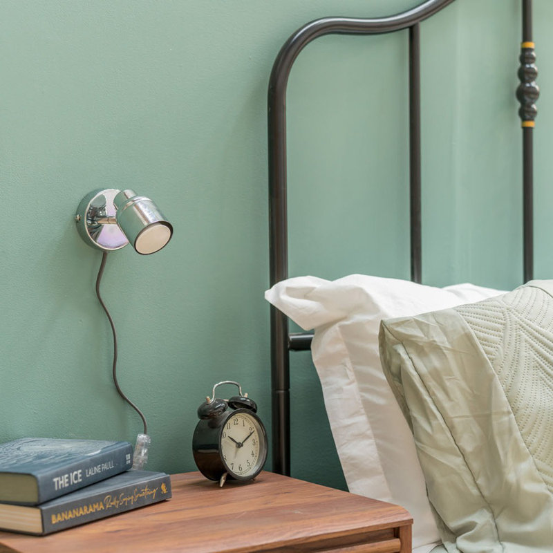 Demont Plug-in Wallchiere, Yes, Brushed Nickel