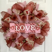 Valentine Wreath for Screen Door - aDOORable Deco Decor