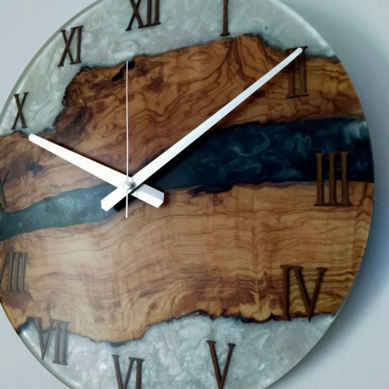 Horloge murale Dedra, H 4 po x l 4 po x P 2 po