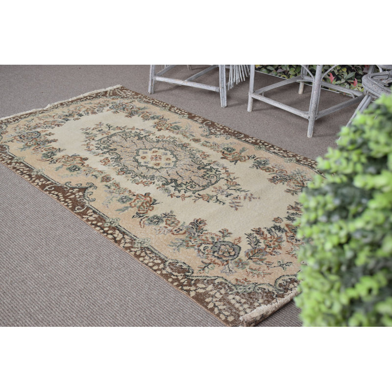 Tapis turc rétro floral beige Oushak idéal pour les espaces de chambre à coucher et de salon