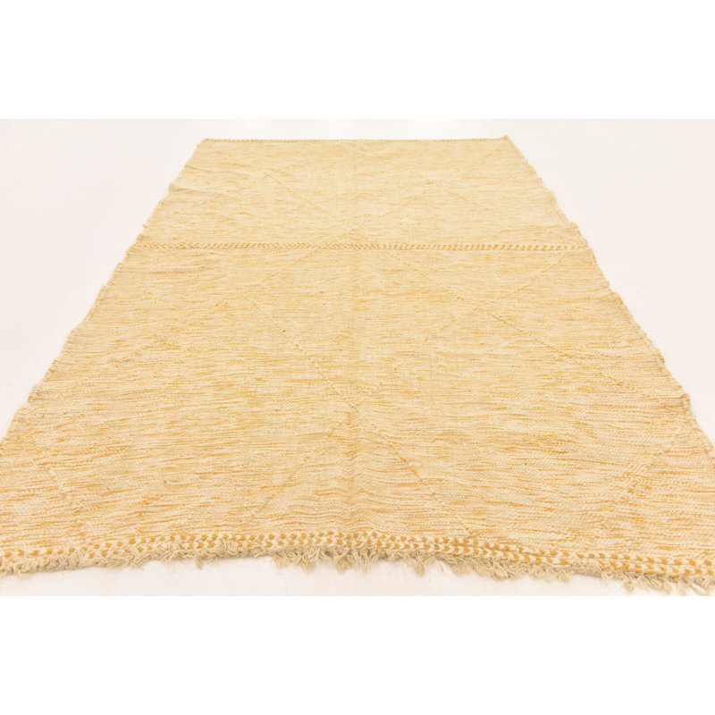 Tapis jaune Kalmanovitz