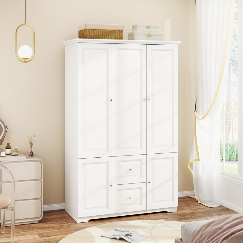 Armoire en bois manufacturé