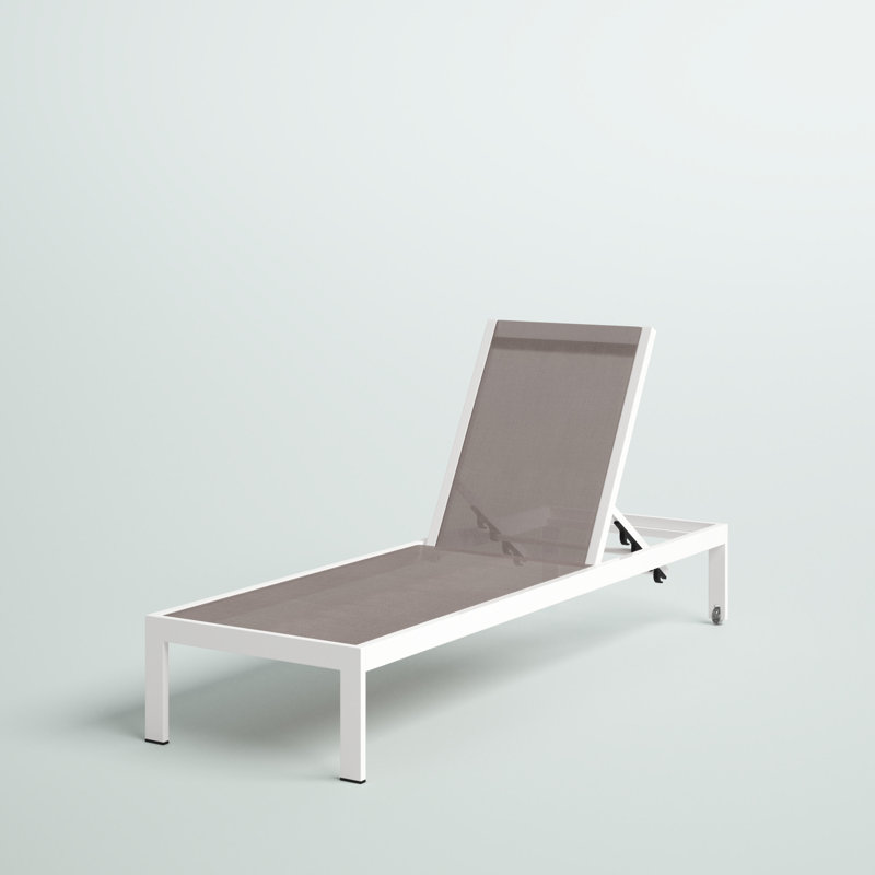 Chaise longue de patio 25 po Aynura, Blanc / Taupe