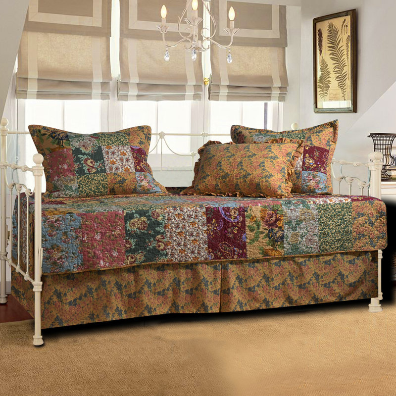 Greenland Home Fashions Antique Chic Multi Floral Paisley Patchwork 5-Piece Daybed Set 39"x75" with 3 Standard Shams and Bed Skirt
