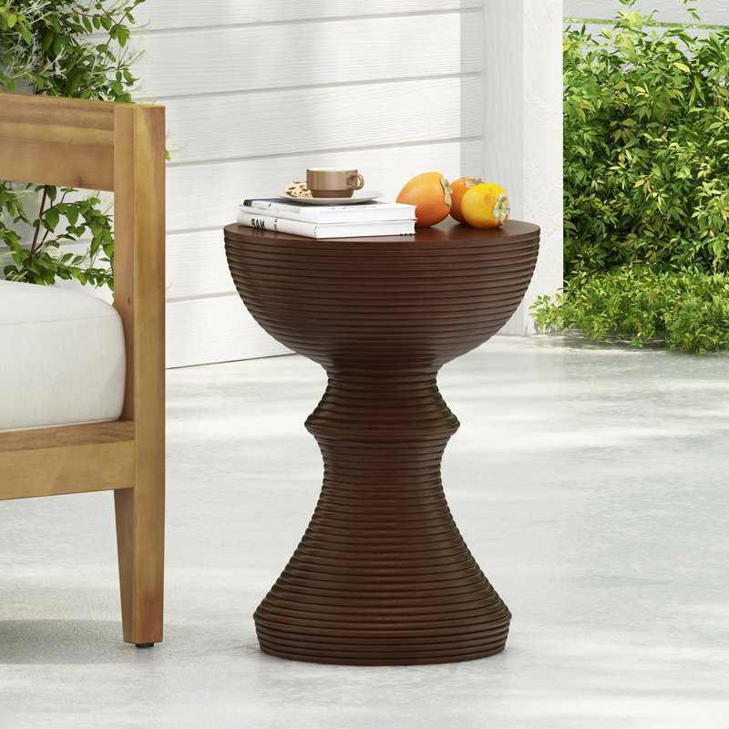 Table d'appoint d'extérieur en béton brun côtelé 16 po avec motif de sablier - Résistant aux intempéries pour patio