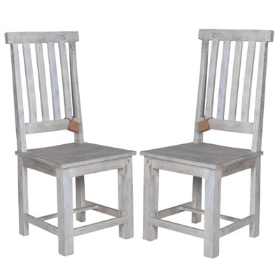 Chaise en bois massif