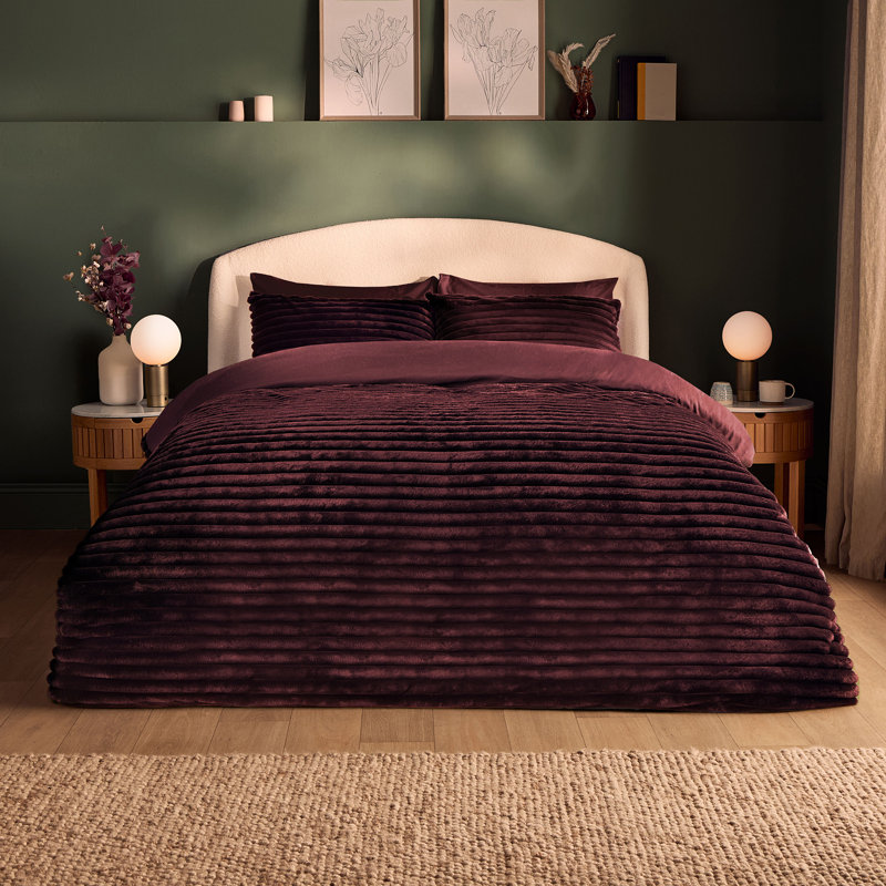 Silentnight Ribbed Faux Fur Duvet Set, Single, Berry