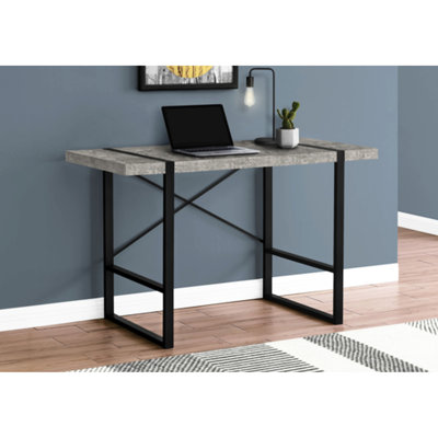 Bureau d'ordinateur d'inspiration industrielle