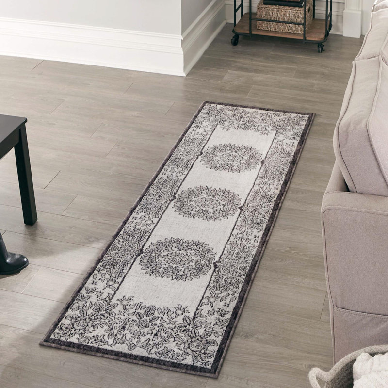 Policarpio Oriental Indoor Rug, Runner 2' x 6'