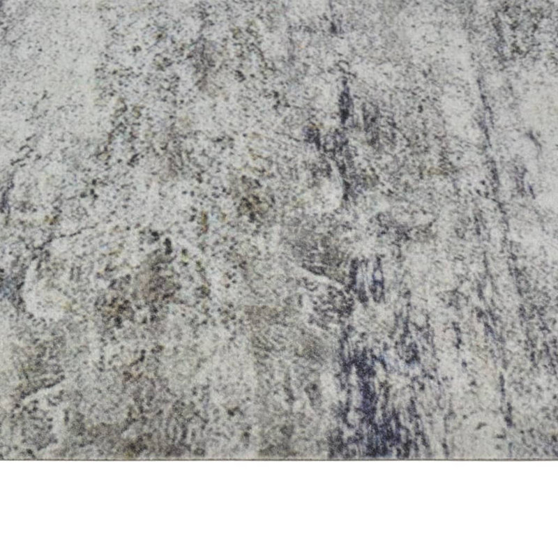 This kitchen rug is considerably soft and plush to walk on, and the stylish design makes it an eye-catcher in your room.
