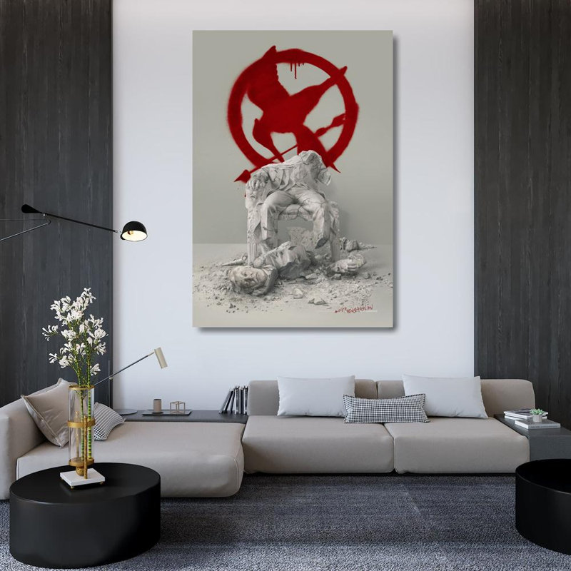 The Haim Games Mockingjay, H 48 po x l 32 po